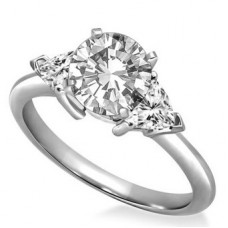Round & Trillian Cut Diamond Trilogy Ring