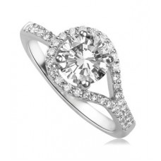 Elegant Round Diamond Designer Ring
