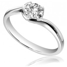 Round Diamond Engagement Ring