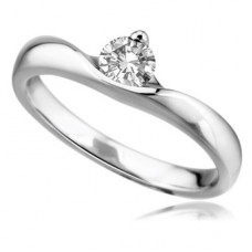 Round Diamond Engagement Ring