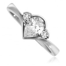 Stylish Pear/round Diamond Trilogy Ring
