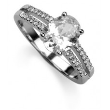 Oval & Round Diamond Vintage Shoulder Set Ring