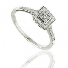 Round Diamond Cluster Shoulder Set Ring