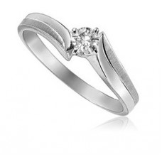 Round Diamond Engagement Ring