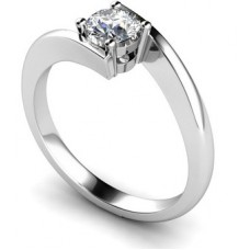 Round Diamond Engagement Ring