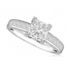 0.75ct Si2/g Princess Cut Diamond Shoulder Set Ring