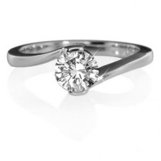 Round Diamond Engagement Ring