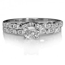 0.89ct Si3/g Round/baguette Diamond Ring