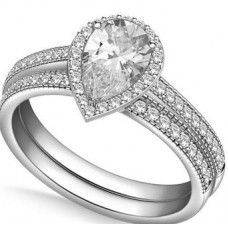 Pear Shoulder Set Ring With Matching Band Pear Shoulder Set Ring With Matching Band
