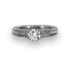 Modern Round Diamond Vintage Ring Modern Round Diamond Vintage Ring