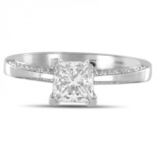 0.65ct Si2/g Princess Diamond Shoulder Set Ring