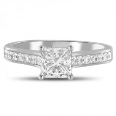 0.85ct Vvs1/f Round Diamond Shoulder Set Ring