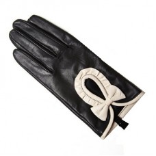 Ruffle With Key Hole Leather Glove In Black And Cream